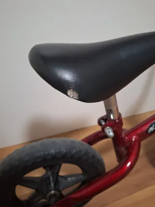 Bicicleta sin pedales Chicco First Bike Roja