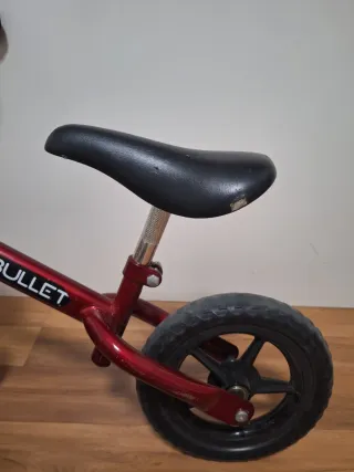 Bicicleta sin pedales Chicco First Bike Roja