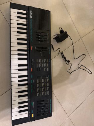 Teclado Yamaha PSS-370 Digital Synthesizer