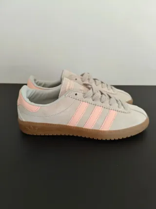 Zapatillas Adidas Beige y Rosa