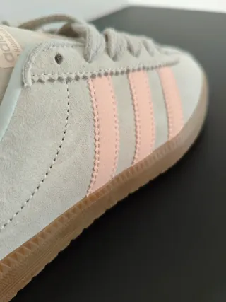 Zapatillas Adidas Beige y Rosa