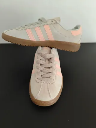 Zapatillas Adidas Beige y Rosa