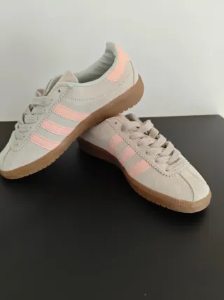 Zapatillas Adidas Beige y Rosa