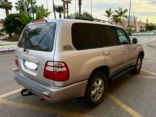 Toyota Land Cruiser 100 2004