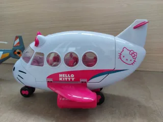Helicóptero rescate y avión Hello Kitty
