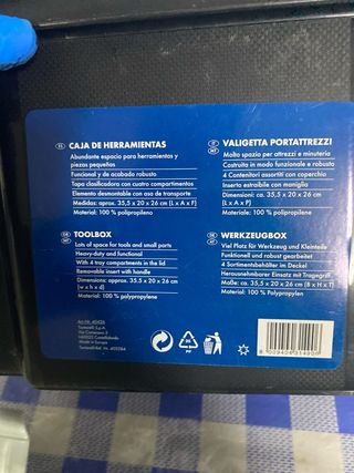 Caja de herramientas negra y gris