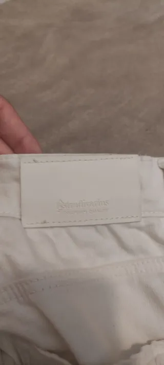 Pantalón Stradivarius T.36