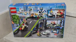LEGO City 60460 Rampa de Coches, nuevo.