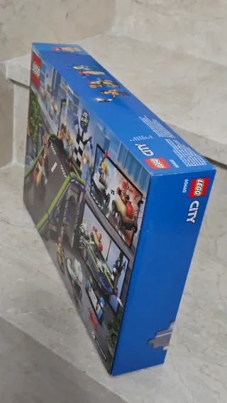 LEGO City 60460 Rampa de Coches, nuevo.