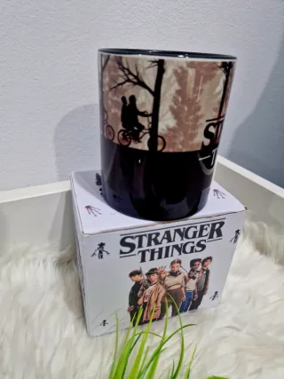 Caneca Stranger Things Cerâmica
