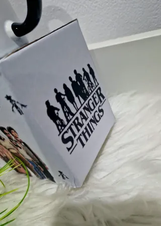 Caneca Stranger Things Cerâmica