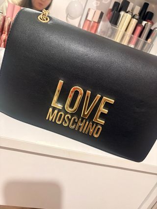 Borsa Love Moschino nera con logo oro