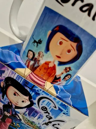 Caneca Coraline Cerâmica