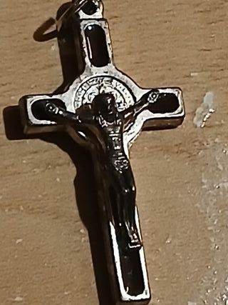 Croce San Benedetto colore argento Nero