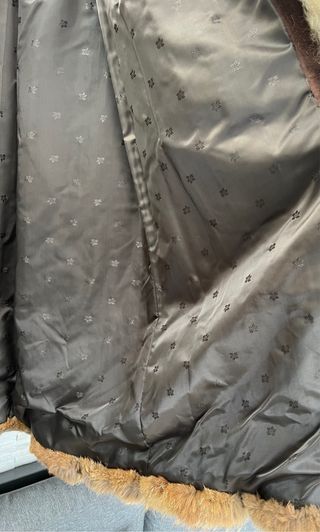 Abrigo de piel de zorro natural, de peletería.