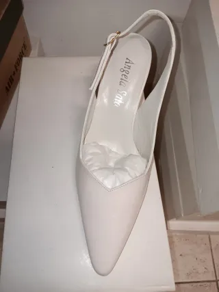 Zapatos de tacón elegantes Angela Saia blancos