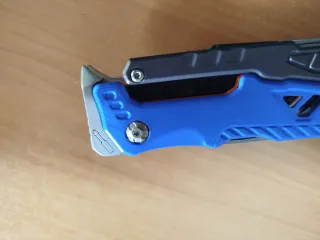 Navaja multiusos azul y gris