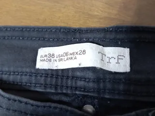 Pantalón pitillo negro