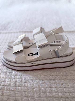 Sandalias blancas Gioseppo