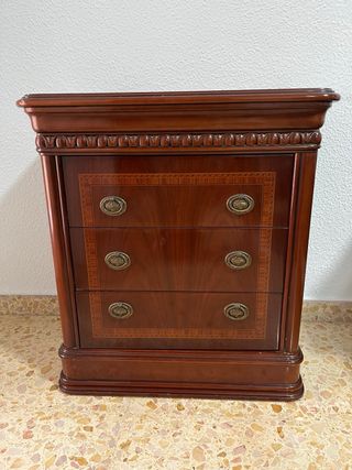 Cómoda y 2 mesitas marquetería.