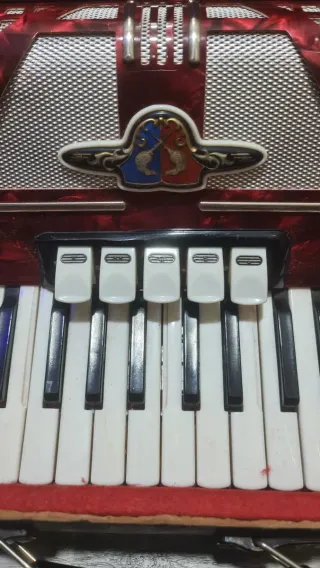 Fisarmonica Barcarole Rossa 80 bassi