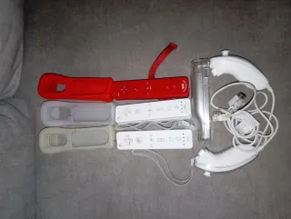 Mandos Wii Nunchuk y Accesorios