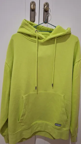 Mancha de bolígrafo en la manga y en el bolsillo