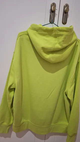 Mancha de bolígrafo en la manga y en el bolsillo