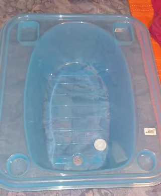 Bañera azul para bebé