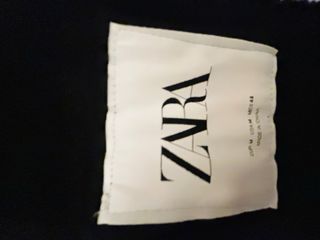 Cazadora aviador Zara negra, con borrego