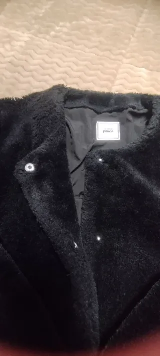 Chaqueta de pelo negra