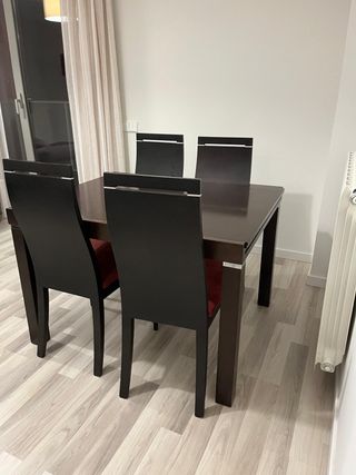 Conjunto comedor: mueble, mesas y 8 sillas