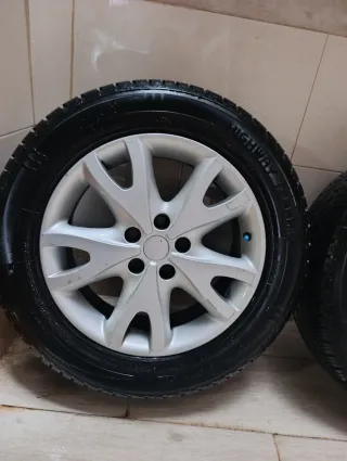 4 ruedas completas+ 1 de repuesto  225/60/R17. 99H