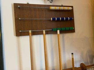 Mesa de comedor de madera convertible en billar