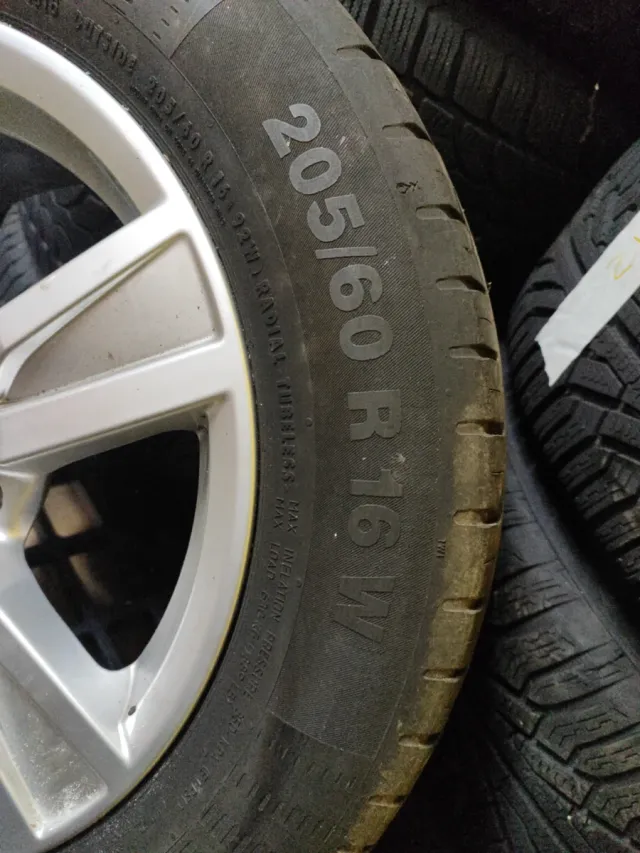 Llantas 5 tornillos y ruedas