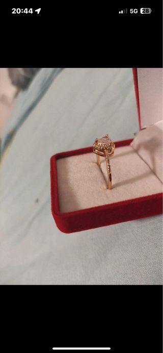 Anillo Corazón Dorado con Circonitas