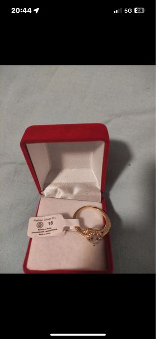 Anillo Corazón Dorado con Circonitas