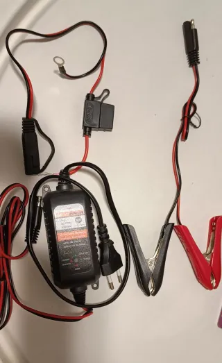 Cargador Batería MotoPower Junior 12V