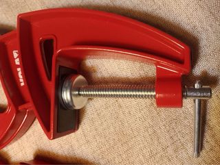 2 Tornos de Sujeción VOLA Racing Rojos