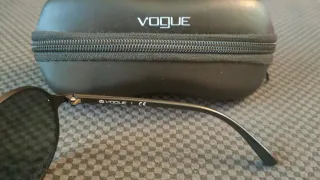 Gafas de sol Vogue negras y grises