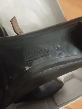 Zapatos negros de vestir con tira