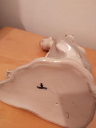 Figura Lladró Niña recogiendo Flores