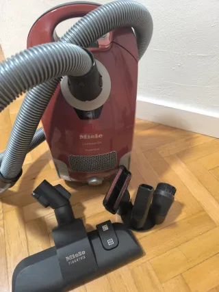 Aspiradora Miele Compact C1 Roja