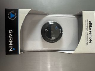 Garmin Edge Explore 2 GPS y pulsador.