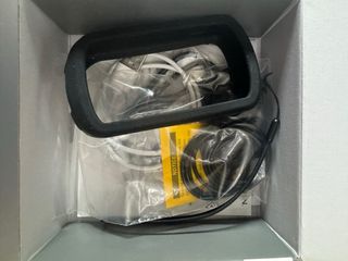 Garmin Edge Explore 2 GPS y pulsador.