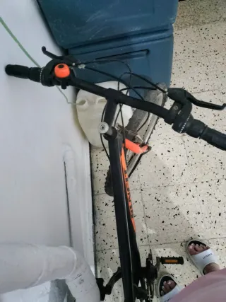 Bicicleta RUNFIT Negra y Naranja