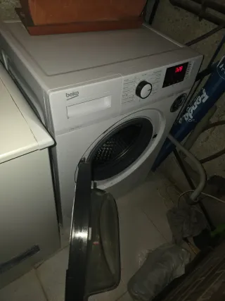 Lavadora Beko 3 años (placa base rota)NO FUNCIONA
