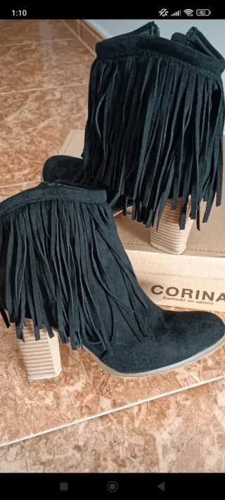 Botines Corina Negros con Flecos