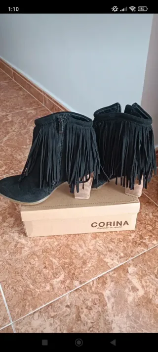 Botines Corina Negros con Flecos