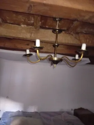 Lámpara de techo antigua dorada